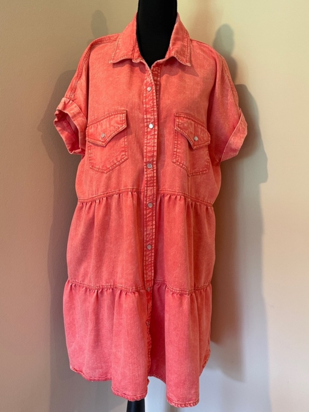 Easel Washed Coral Button-Front Tiered Mini Dress. Med.